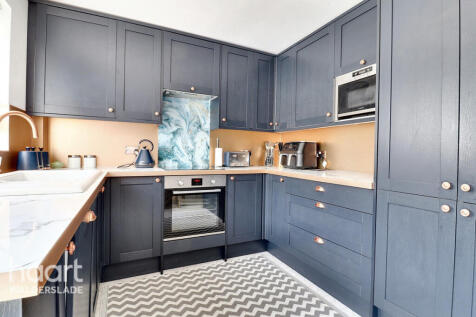2 bedroom semi-detached house for sale
