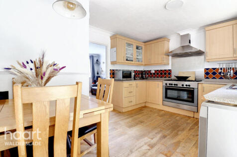 Papion Grove, Chatham 4 bed link detached house for sale