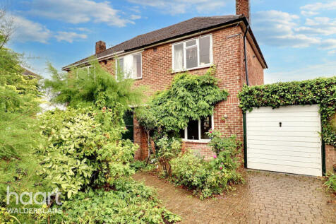 2 bedroom semi-detached house for sale