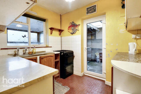 2 bedroom semi-detached house for sale