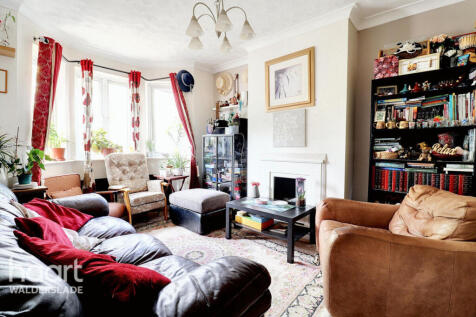 Luton High Street, Chatham 4 bed terraced house for sale