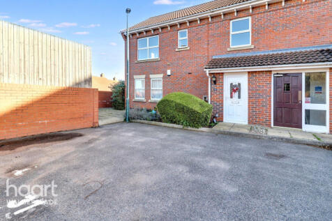 Mary Court, Chatham 1 bed flat for sale