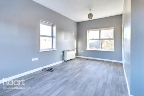 Mary Court, Chatham 1 bed flat for sale