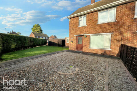 2 bedroom semi-detached house for sale