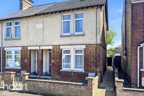 2 bedroom semi-detached house for sale