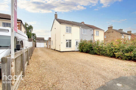 2 bedroom semi-detached house for sale