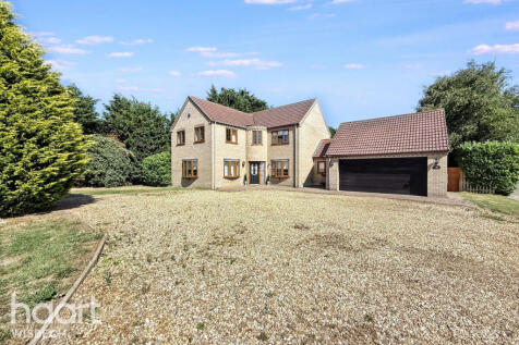 Barton Road, Wisbech 4 bed detached house for sale