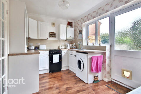 2 bedroom semi-detached house for sale