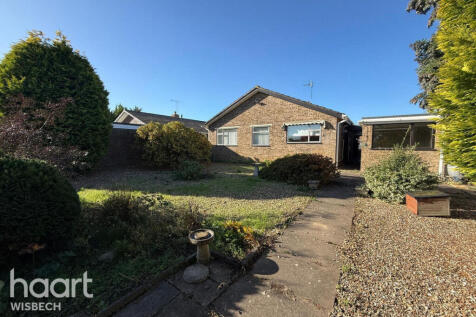 Stow Road, Wisbech 3 bed detached bungalow for sale
