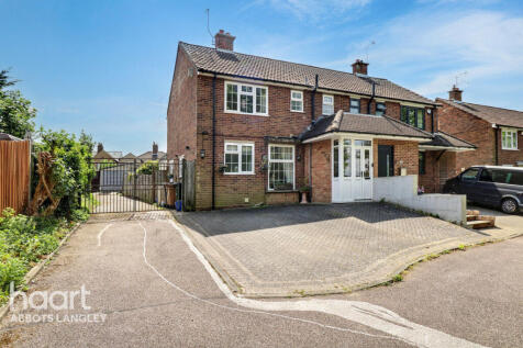 Gallows Hill Lane, Abbots Langley 3 bed semi