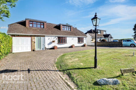 Harthall Lane, Hemel Hempstead 4 bed detached house for sale