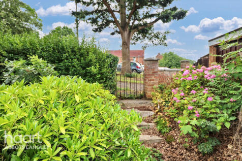 Rosehill Gardens, Abbots Langley 3 bed end of terrace house for sale
