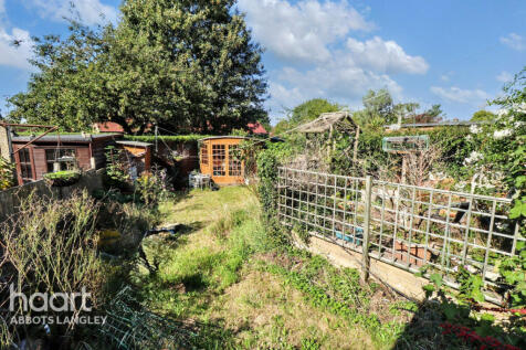 Rosehill Gardens, Abbots Langley 3 bed end of terrace house for sale