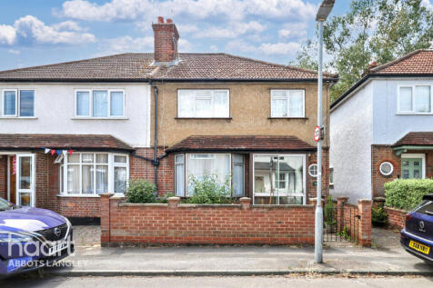 Adrian Road, Abbots Langley 3 bed semi