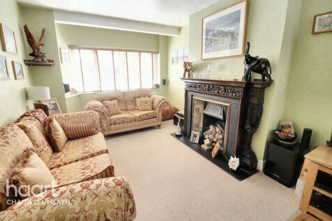 4 bedroom end of terrace house for sale