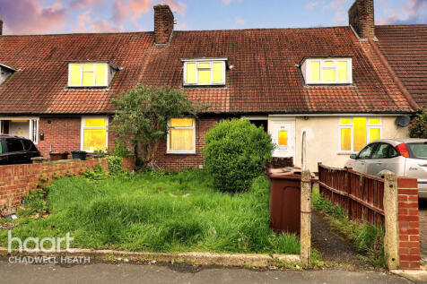 Valence Avenue, Dagenham 2 bed terraced house for sale