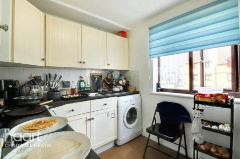 Spring Close, Dagenham 1 bed apartment for sale