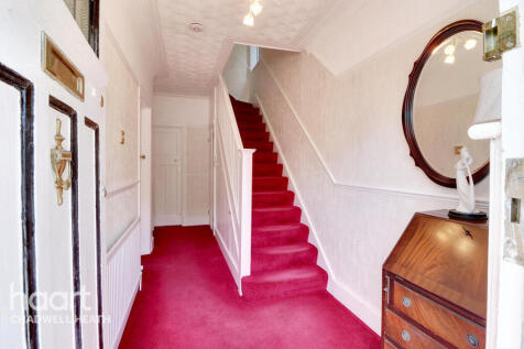 Woodlands Avenue, Romford 3 bed end of terrace house for sale
