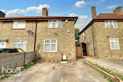 Margery Road, Dagenham 3 bed end of terrace house for sale