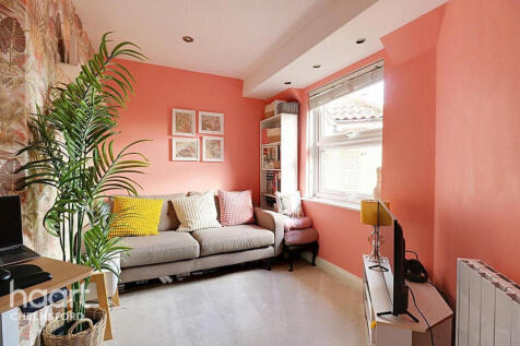 Haltwhistle Road, Chelmsford 1 bed apartment for sale