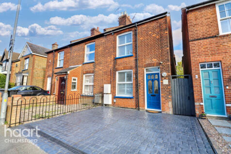 Park Avenue, Chelmsford 3 bed end of terrace house for sale