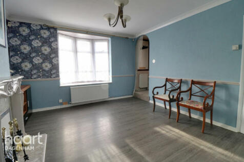 Maplestead Road, Dagenham 2 bed end of terrace house for sale