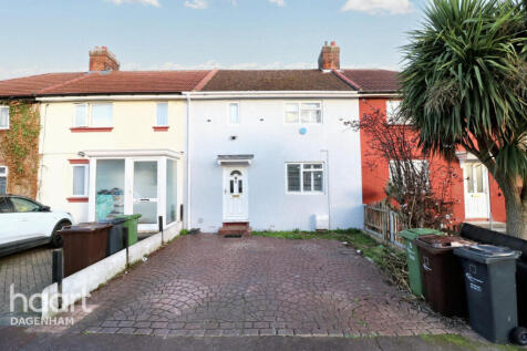 3 bedroom terraced house for sale