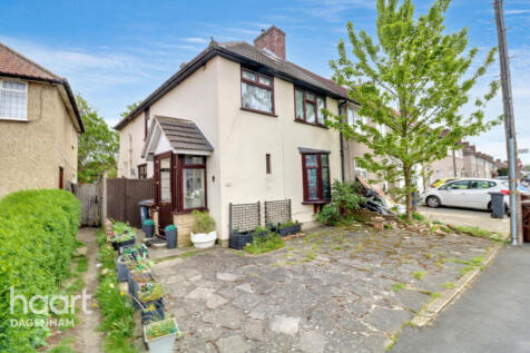 3 bedroom end of terrace house for sale