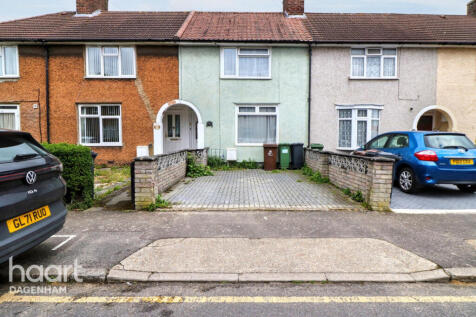 Hunters Square, Dagenham 2 bed terraced house for sale
