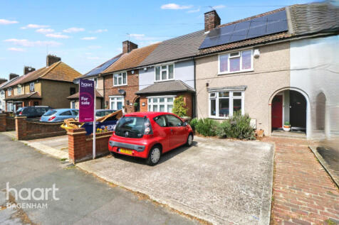 Goresbrook Road, Dagenham 3 bed terraced house for sale