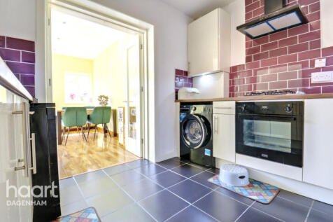 Monmouth Road, Dagenham 2 bed terraced house for sale