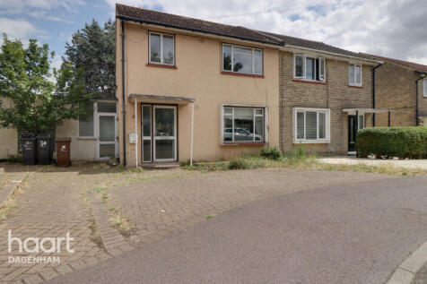 3 bedroom semi-detached house for sale