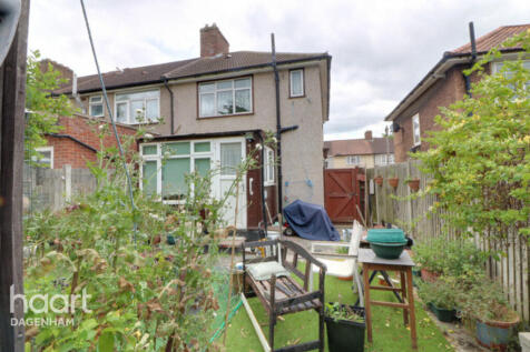 Osborne Square, Dagenham 2 bed end of terrace house for sale