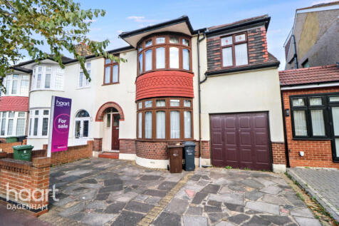 Clare Gardens, Barking 4 bed end of terrace house for sale