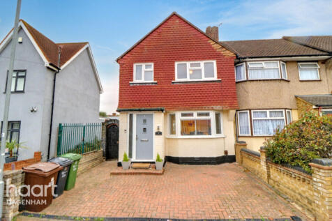 Marston Avenue, Dagenham 3 bed end of terrace house for sale
