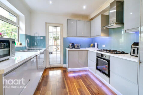 Chingford Road, Walthamstow 3 bed terraced house for sale