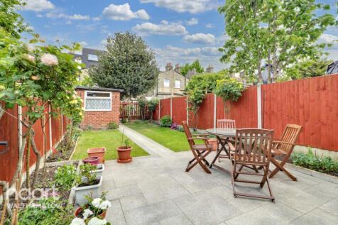 Chingford Road, Walthamstow 3 bed terraced house for sale