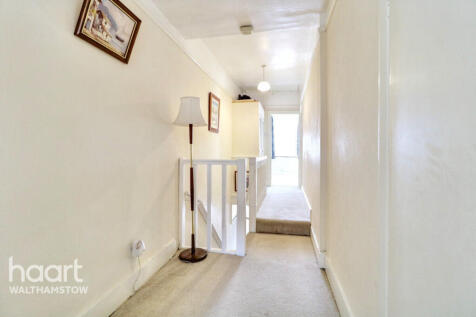 Chingford Road, Walthamstow 3 bed terraced house for sale