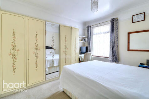 Chingford Road, Walthamstow 3 bed terraced house for sale