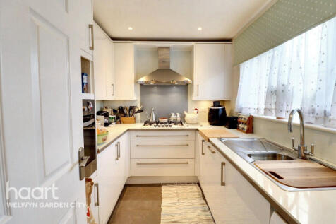 Gorseway, Hatfield 3 bed end of terrace house for sale