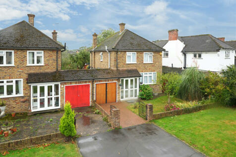 3 bedroom link detached house for sale