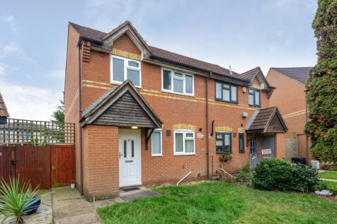 Lowdell Close, Yiewsley, West Drayton 3 bed semi