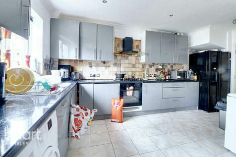 5 bedroom semi-detached house for sale