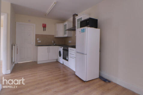 Kenton Road 2 bed flat for sale
