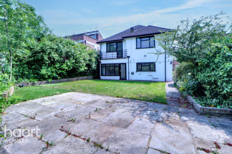 Barn Hill Estate 5 bed detached house for sale
