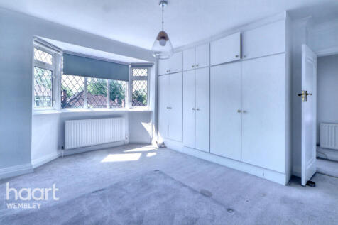 Barn Hill Estate 5 bed detached house for sale