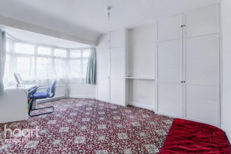 6 bedroom semi-detached house for sale