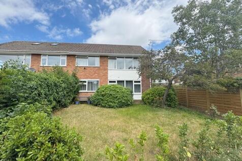 2 bedroom maisonette for sale
