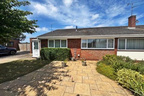 2 bedroom semi-detached bungalow for sale