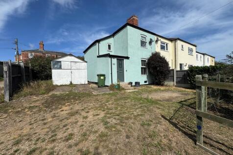 2 bedroom semi-detached house for sale